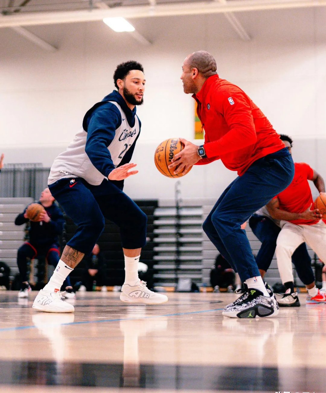 重磅！今晨密尔沃基雄鹿备战NBA常规赛AC米兰加时末段战术微调，JackeyLove在C9比赛中险胜的简单介绍爱游戏体育app